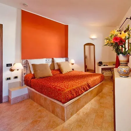Relais Isole Del Sud Hotel 4*